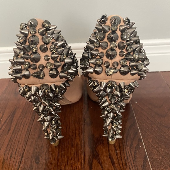 Sam Edelman size 6 beige SPIKE heels - Picture 2 of 5
